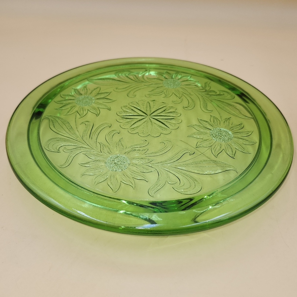 Vintage Jeanette Green Cake Plate Sunflower Depression Green Uranium